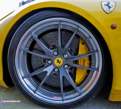 Фото дисков HRE S104 на Ferrari 458