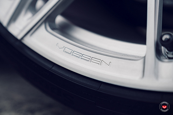 Фото дисков Vossen EVO-5R Черный глянец на Audi A/RS 6 (C8)