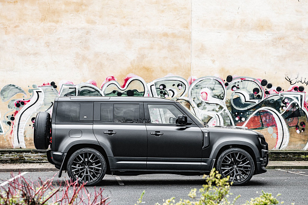 Фото дисков Kahn RS 3.0 Черный сатин на Land Rover Defender II