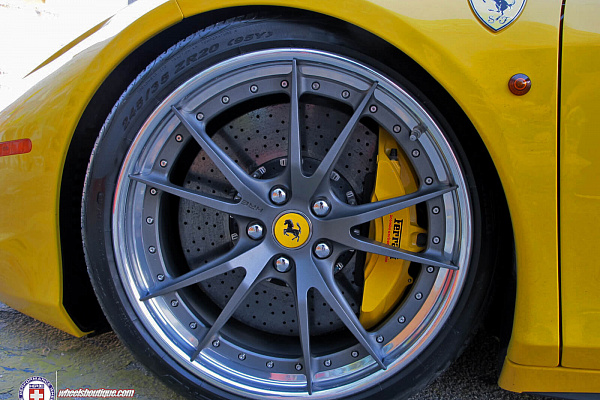 Фото дисков HRE S104 Сатиновый графит на Ferrari 458