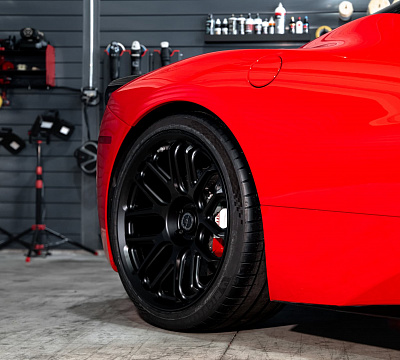 Фото дисков Brixton Forged TR08 на Ferrari 458