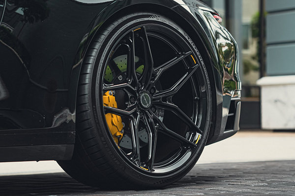 Фото дисков Brixton Forged PF12 R / RS Черный глянец на Porsche 911 VIII