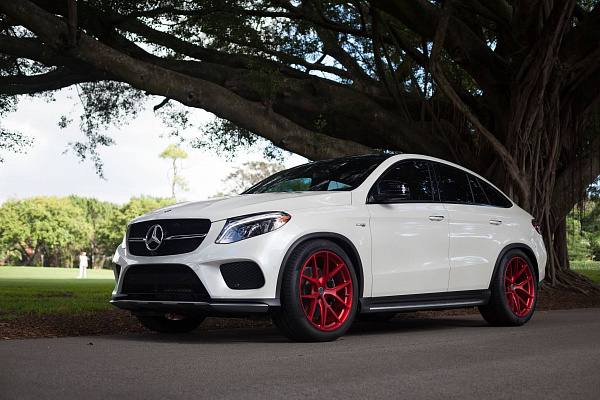 Фото дисков HRE P101 Красный сатин на Mercedes-Benz GLE I