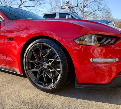 Фото дисков HRE FF10 на Ford Mustang VI