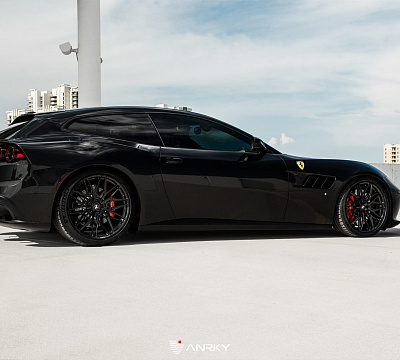 Фото дисков Anrky S1-X1 на Ferrari GTC4Lusso
