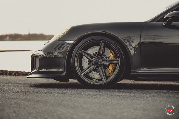 Фото дисков Vossen M-X5 Черный глянец на Porsche 911 VII