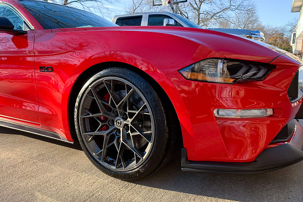 Фото дисков HRE FF10 Глянцевый графит на Ford Mustang VI