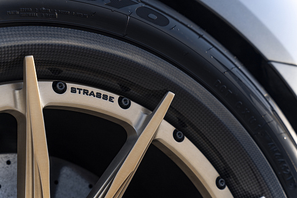 Фото дисков Strasse Wheels SV10 Track Сатиновая шампань на Audi R8 (4S)