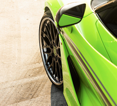 Фото дисков Strasse Wheels SV10M Deep Concave FS на McLaren 720S