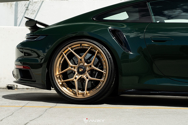 Фото дисков Anrky S3-X4 Глянцевое темное золото на Porsche 911 VIII