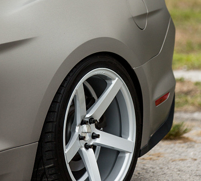 Фото дисков Vossen CV3 на Ford Mustang VI