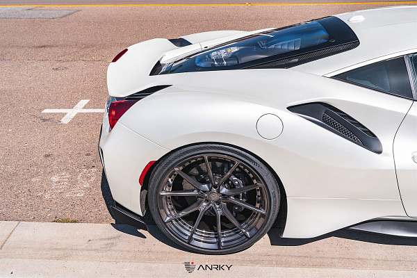 Фото дисков Anrky AN22 Глянцевый тонированный лак на Ferrari 812