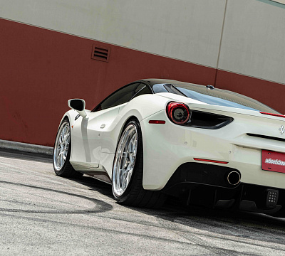 Фото дисков HRE 520 на Ferrari 488