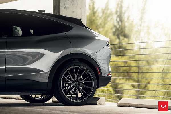 Фото дисков Vossen HF-4T Сатиновый графит на Ford Mustang Mach-E