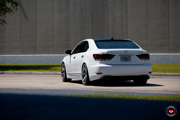 Фото дисков Vossen CG-207 Глянцевый лак на Lexus LS IV