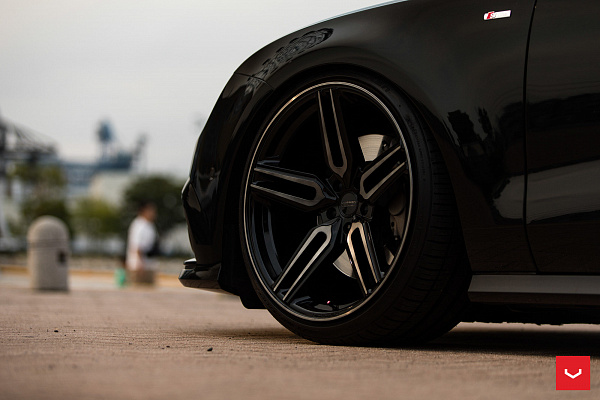 Фото дисков Vossen HF-1 Черный глянец на Audi A/RS 7 (4G)