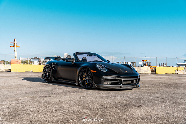 Фото дисков Anrky AN10 Черный глянец на Porsche 911 VIII
