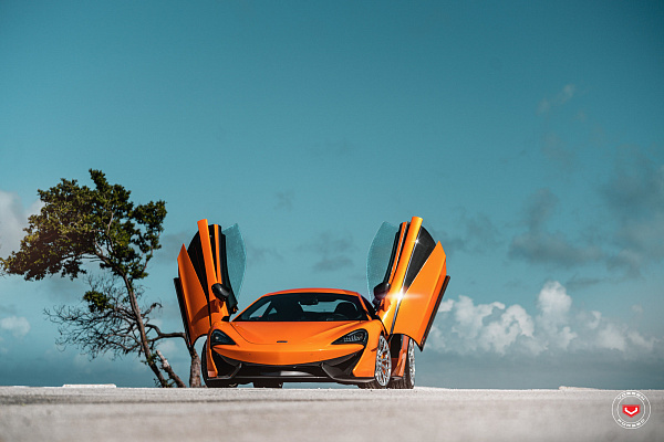 Фото дисков Vossen S17-01 Полированный лак на McLaren 570S