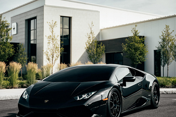Фото дисков HRE C103 Черный сатин на Lamborghini Huracan