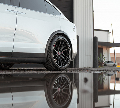 Фото дисков Vossen HF-4T на Tesla Model X