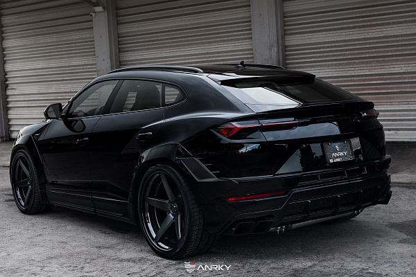 Фото дисков Anrky RS5.3 Черный сатин на Lamborghini Urus