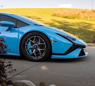Фото дисков Brixton Forged PF7 на Lamborghini Huracan