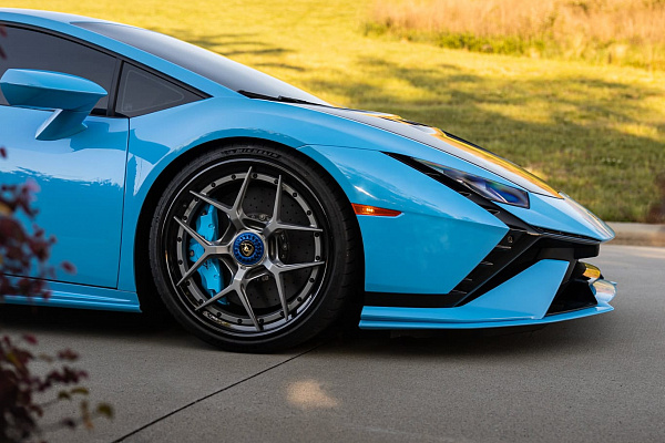 Фото дисков Brixton Forged PF7 Матовый графит на Lamborghini Huracan