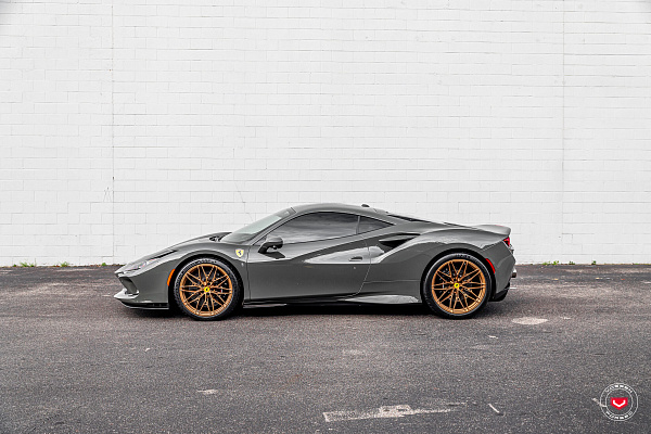 Фото дисков Vossen S21-02 Сатиновая темная медь на Ferrari F8