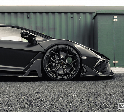 Фото дисков NOVITEC NL4 на Lamborghini Revuelto