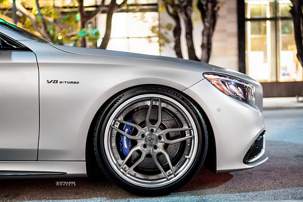 Фото дисков Strasse Wheels SV4 Deep Concave FS Сатиновый графит на Mercedes-Benz S-Class (W222, C217)