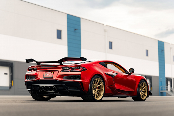 Фото дисков Brixton Forged PF11 R / RS Сатиновое золото на Chevrolet Corvette C8