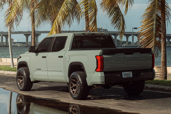 Toyota Tundra III