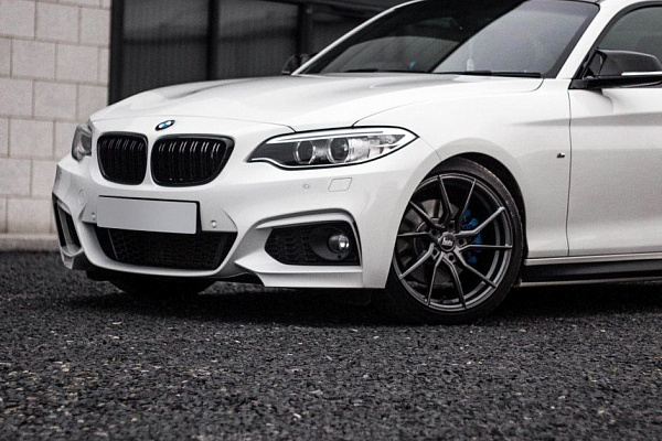Фото дисков Bola B25 Глянцевый графит на BMW 2/M2 (F22/F87)