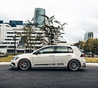 Фото дисков Bola FLE на Volkswagen Golf VII
