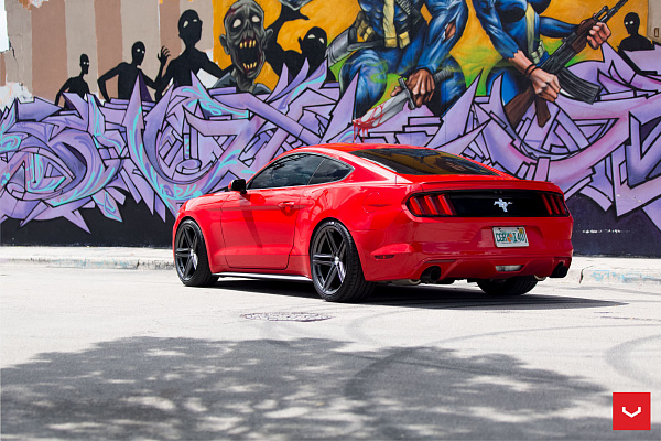 Фото дисков Vossen VFS-5 Глянцевый графит на Ford Mustang VI