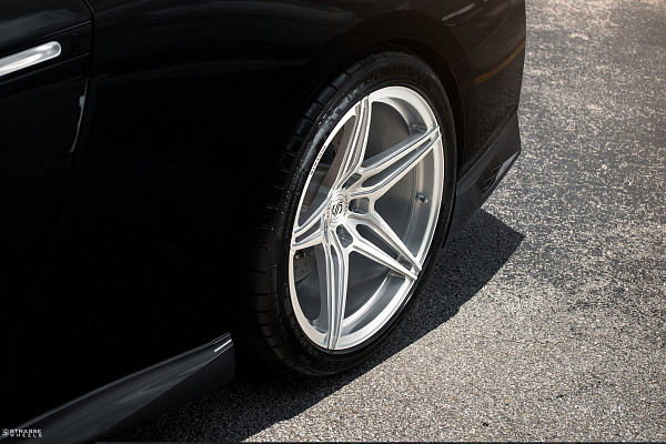 Фото дисков Strasse Wheels SV2 Deep Concave Monoblock Глянцевый лак на Nissan GT-R