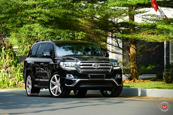 Toyota Land Cruiser 200