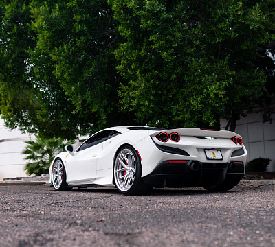Фото дисков HRE S101SC на Ferrari F8