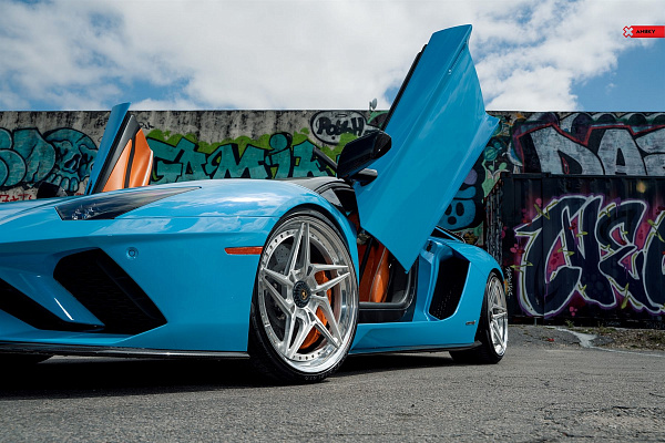 Фото дисков Anrky S3-X3 Глянцевый лак на Lamborghini Aventador