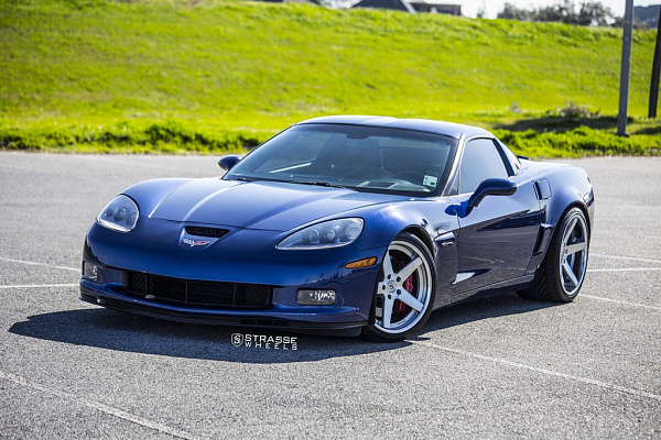 Фото дисков Strasse Wheels S5 Deep Concave Глянцевый лак на Chevrolet Corvette C6