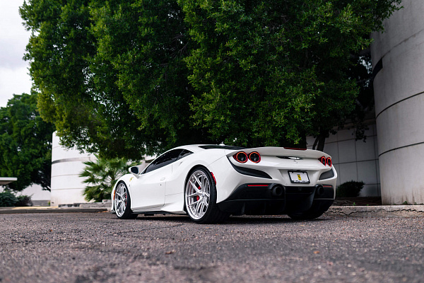 Фото дисков HRE S101SC Глянцевый лак на Ferrari F8