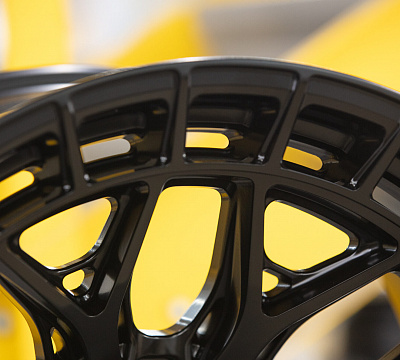 Vossen HFX-1 (8-Lug)