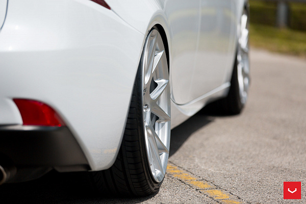 Фото дисков Vossen VFS-6 Серебро на Lexus IS II