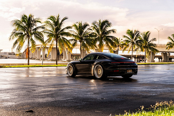 Фото дисков Strasse Wheels SC20 Track Сатиновое золото на Porsche 911 VIII