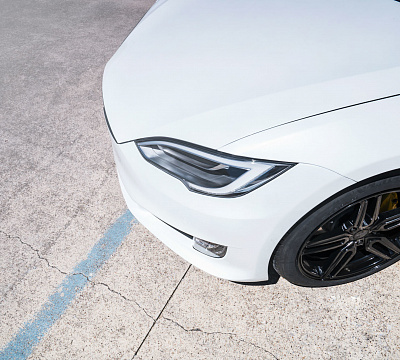 Фото дисков Vossen HF-1 на Tesla Model S