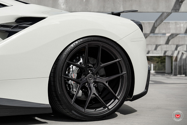 Фото дисков Vossen S21-01 Сатиновый темный лак на Ferrari 488