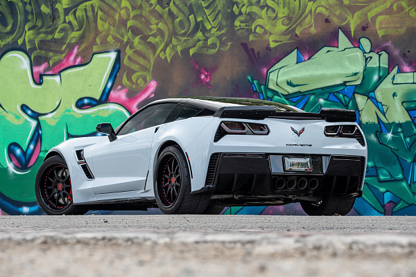 Фото дисков Strasse Wheels R10 Signature Черный сатин на Chevrolet Corvette C7
