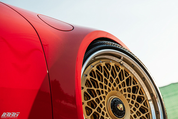Фото дисков 1886 Wheels S009 Сатиновое золото на Porsche 911 VIII