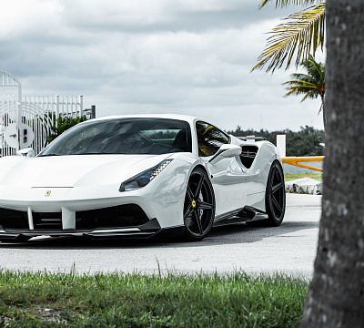 Фото дисков Vossen M-X5 на Ferrari 488