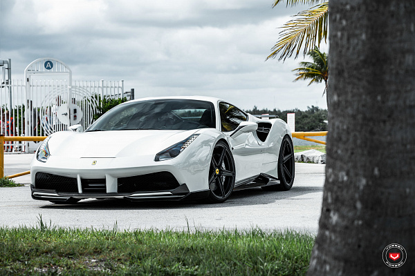 Фото дисков Vossen M-X5 Черный сатин на Ferrari 488